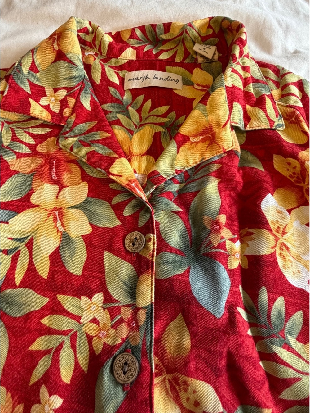 Marsh Landing Hawaiian Red Floral Button Down Shirt Women’s Blouse